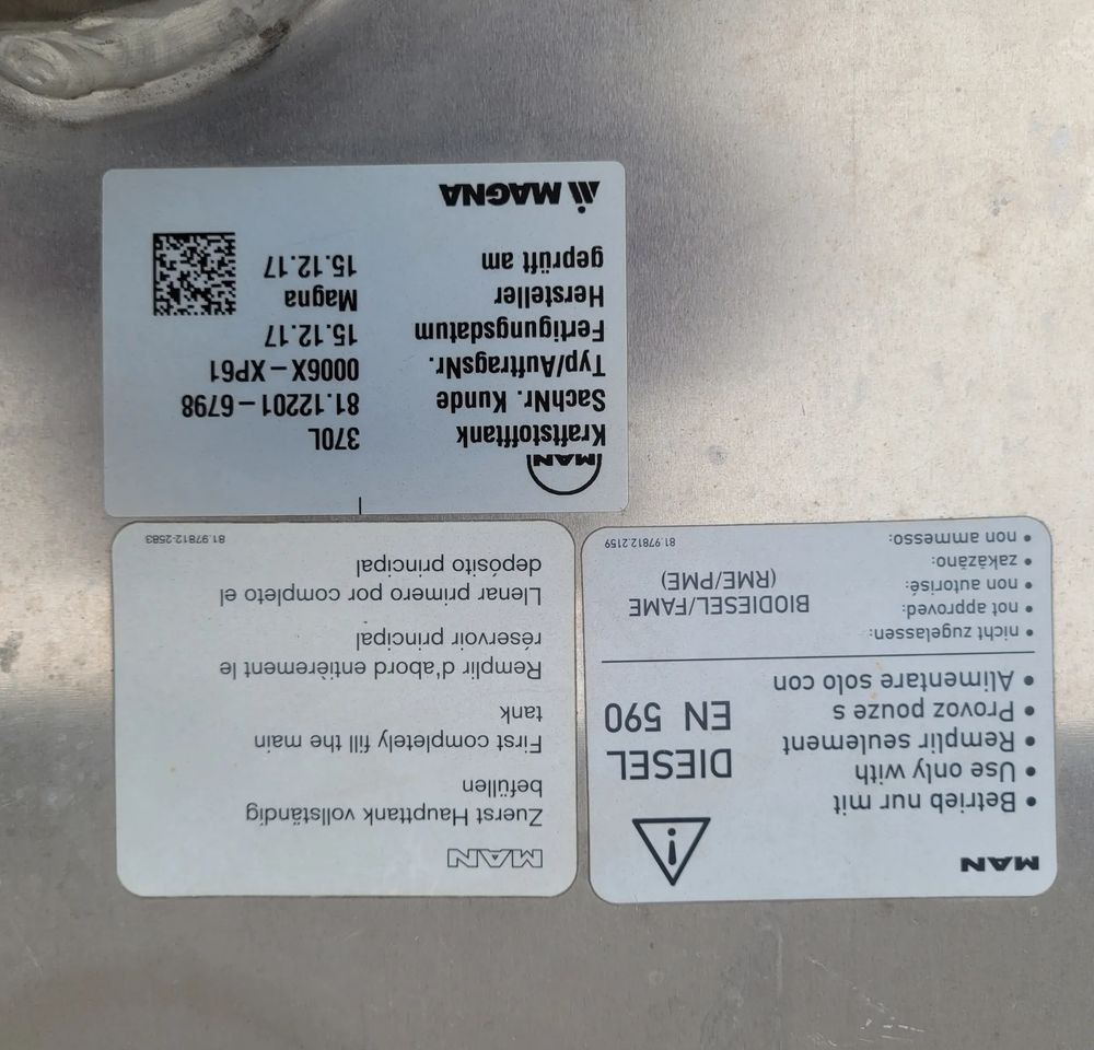 ZBIORNIK PALIWA MAN 370L 81.12201-6798 100X63X68CM - Rezervoar za gorivo za Kamion: slika 4 ZBIORNIK PALIWA MAN 370L 81.12201-6798 100X63X68CM - Rezervoar za gorivo za Kamion: slika 4
