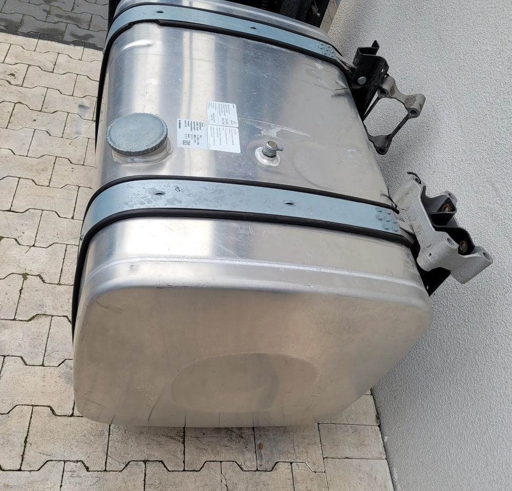 ZBIORNIK PALIWA MAN 370L 81.12201-6798 100X63X68CM - Rezervoar za gorivo za Kamion: slika 2 ZBIORNIK PALIWA MAN 370L 81.12201-6798 100X63X68CM - Rezervoar za gorivo za Kamion: slika 2