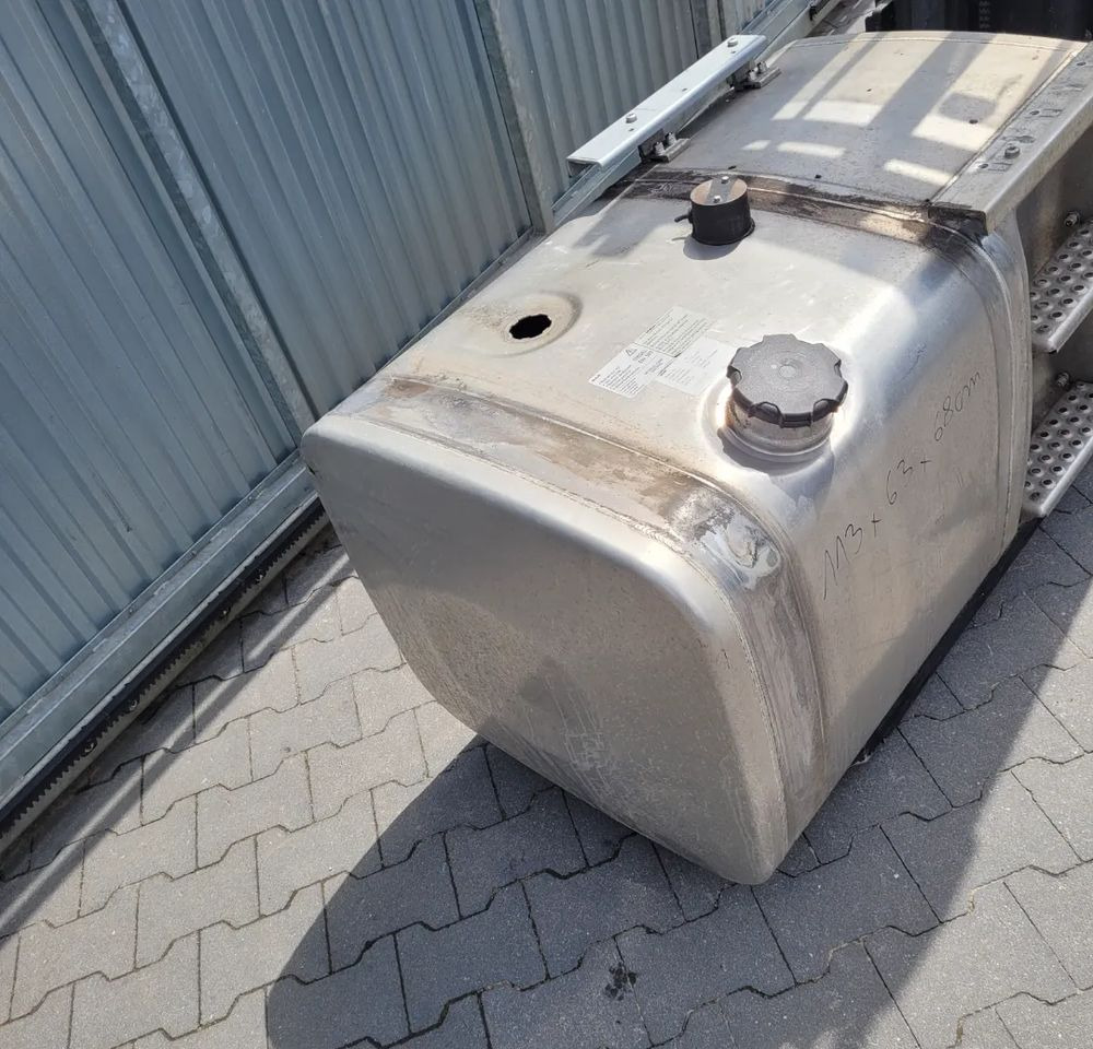 ZBIORNIK PALIWA MAN 81.12201-6412 410L 113X63X68CM - Rezervoar za gorivo za Kamion: slika 2 ZBIORNIK PALIWA MAN 81.12201-6412 410L 113X63X68CM - Rezervoar za gorivo za Kamion: slika 2
