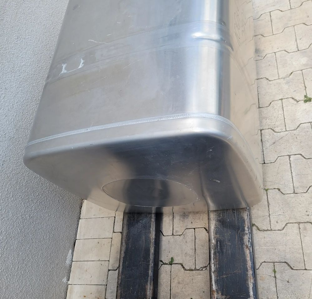 ZBIORNIK PALIWA MAN TGX 370L 81.12201-6798 100X63X68CM - Rezervoar za gorivo za Kamion: slika 3 ZBIORNIK PALIWA MAN TGX 370L 81.12201-6798 100X63X68CM - Rezervoar za gorivo za Kamion: slika 3