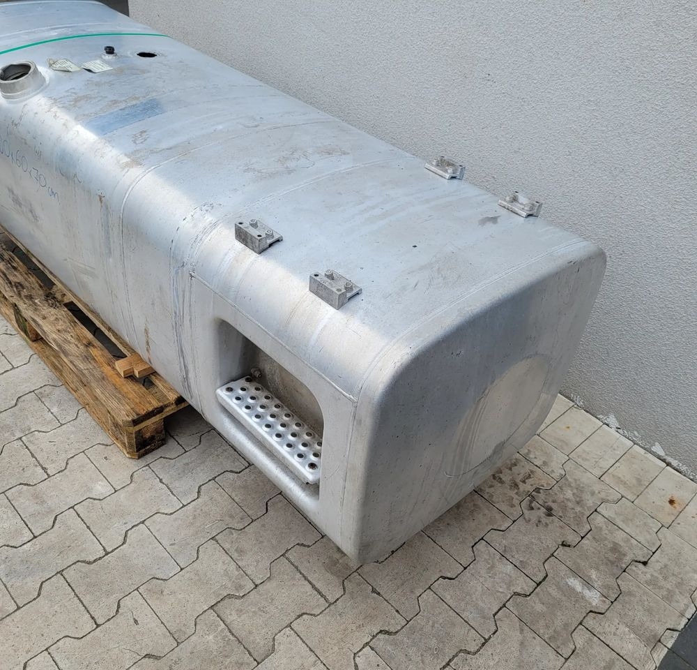 ZBIORNIK PALIWA MAN TGX TGS 200X60X70CM - Rezervoar za gorivo za Kamion: slika 2 ZBIORNIK PALIWA MAN TGX TGS 200X60X70CM - Rezervoar za gorivo za Kamion: slika 2
