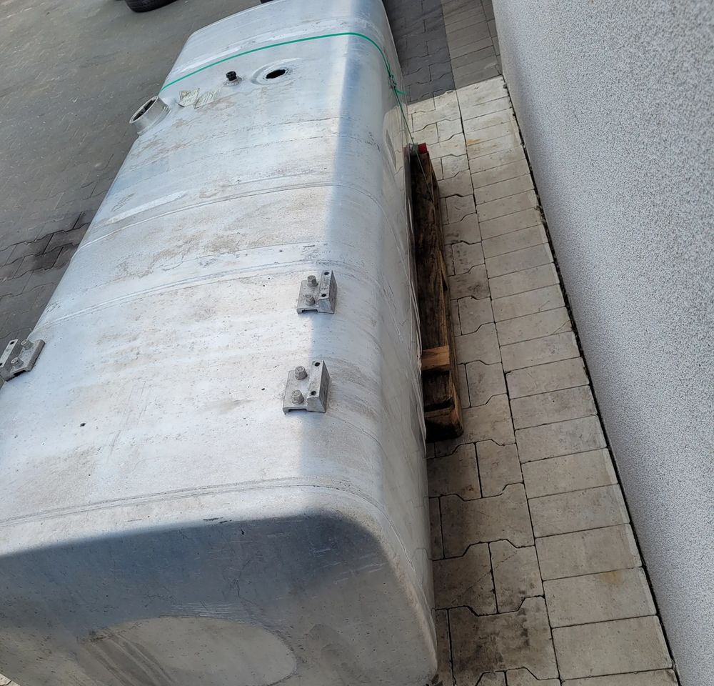 ZBIORNIK PALIWA MAN TGX TGS 200X60X70CM - Rezervoar za gorivo za Kamion: slika 4 ZBIORNIK PALIWA MAN TGX TGS 200X60X70CM - Rezervoar za gorivo za Kamion: slika 4