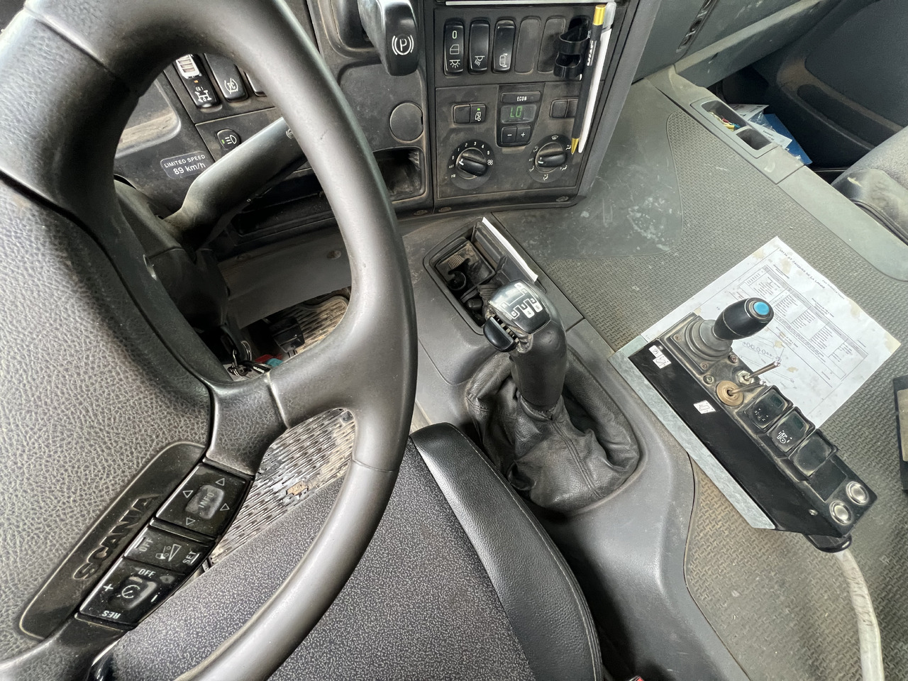 SCANIA 8x4 - Kamion sa hidrauličnom kukom: slika 5 SCANIA 8x4 - Kamion sa hidrauličnom kukom: slika 5