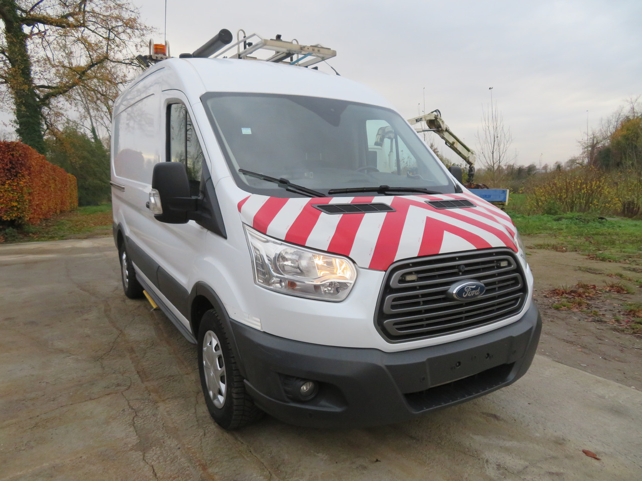 Ford Transit 2.0TDCi - L2H2 - Furgon: slika 1 Ford Transit 2.0TDCi - L2H2 - Furgon: slika 1