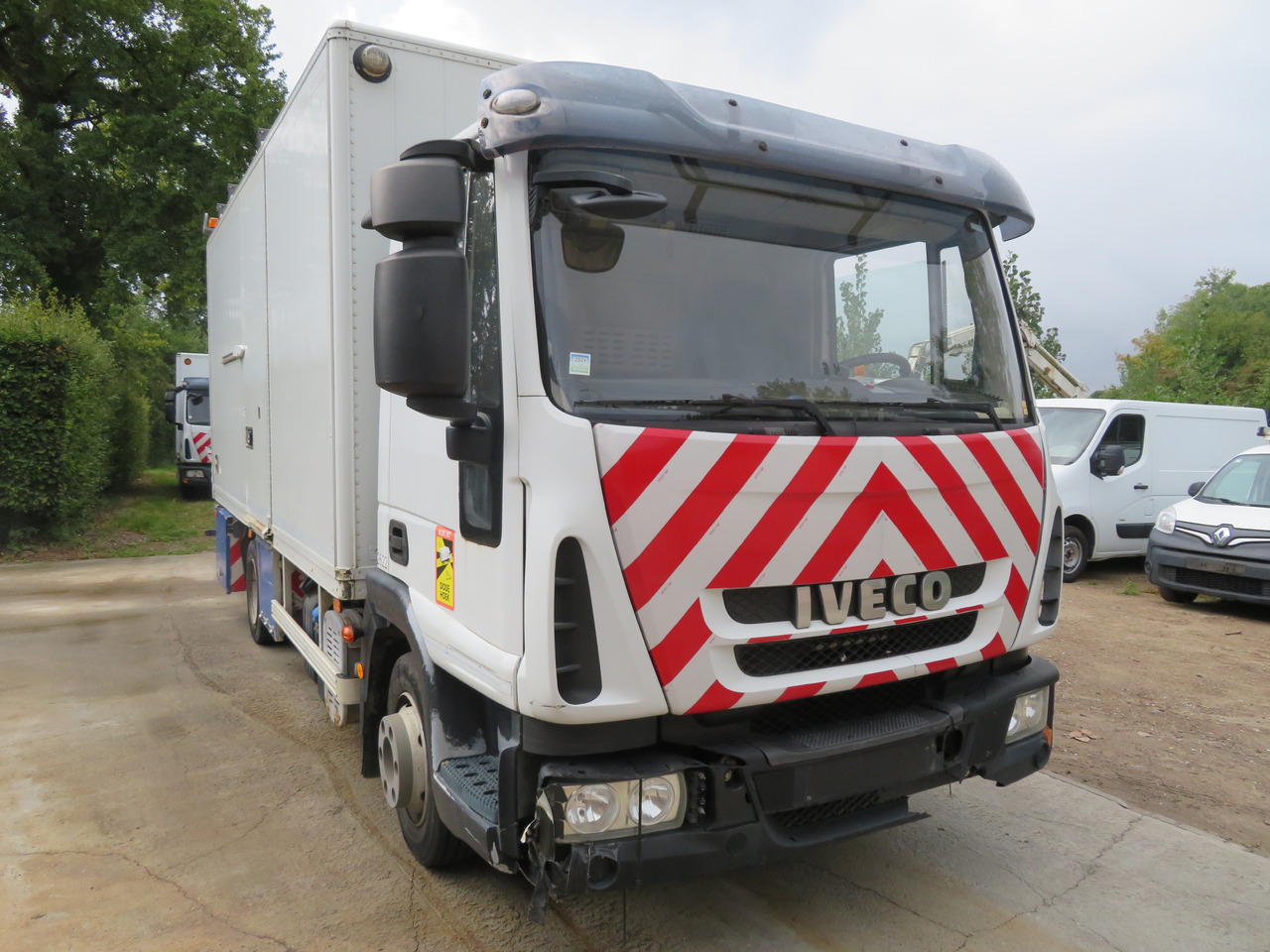 Iveco Eurocargo ML90E18 Bakwagen - Kamion sa zatvorenim sandukom: slika 1 Iveco Eurocargo ML90E18 Bakwagen - Kamion sa zatvorenim sandukom: slika 1