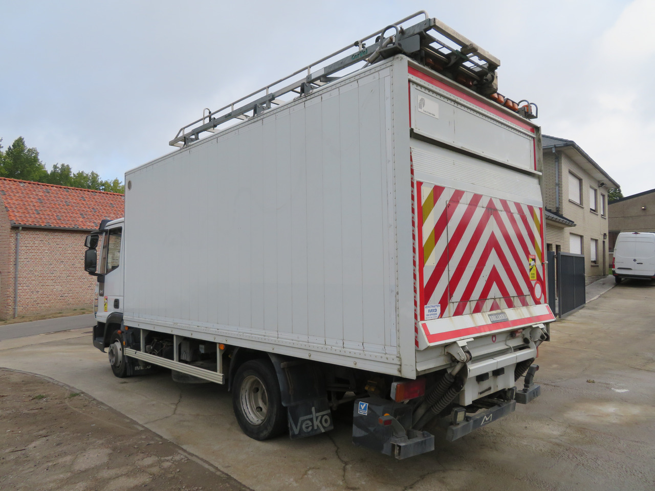 Iveco Eurocargo ML90E18 Bakwagen - Kamion sa zatvorenim sandukom: slika 5 Iveco Eurocargo ML90E18 Bakwagen - Kamion sa zatvorenim sandukom: slika 5