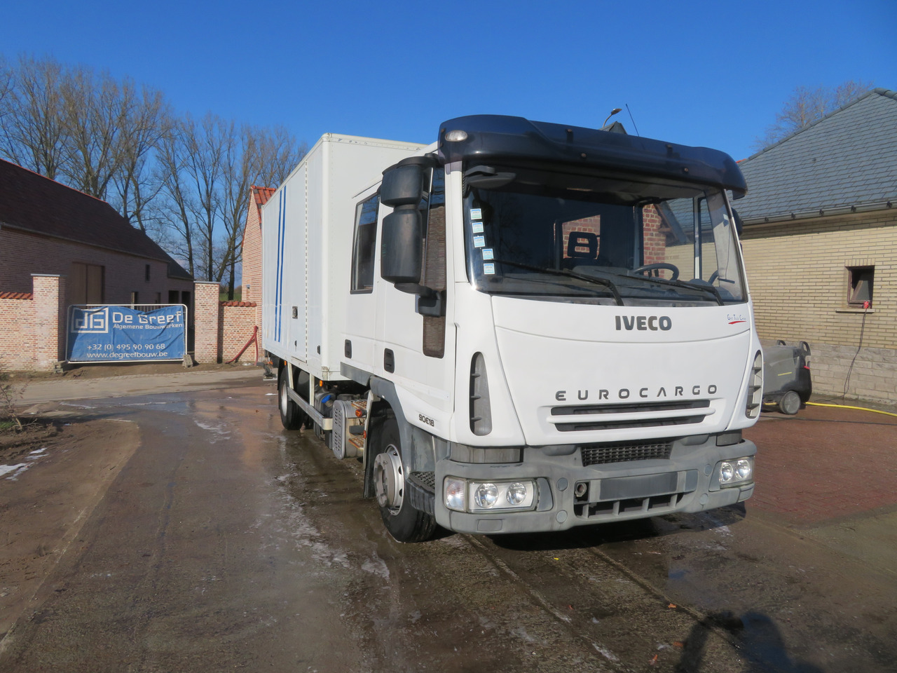 Iveco Eurocargo ML90E18 - Kamion sa zatvorenim sandukom: slika 1 Iveco Eurocargo ML90E18 - Kamion sa zatvorenim sandukom: slika 1