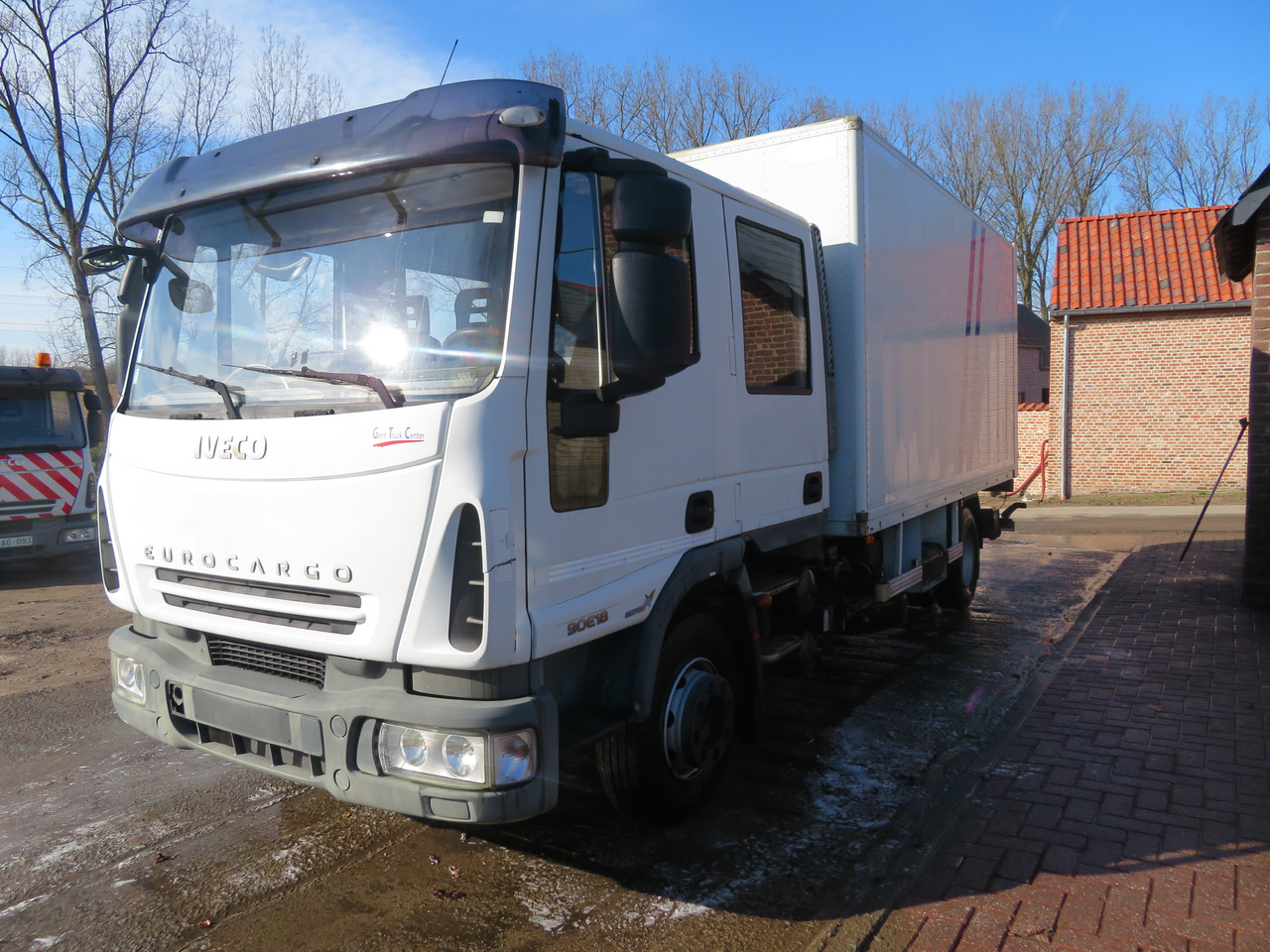 Iveco Eurocargo ML90E18 - Kamion sa zatvorenim sandukom: slika 3 Iveco Eurocargo ML90E18 - Kamion sa zatvorenim sandukom: slika 3