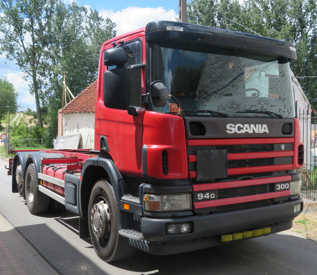 Scania 94 GB 6X2 - Kamion sa golom šasijom i zatvorenom kabinom: slika 2 Scania 94 GB 6X2 - Kamion sa golom šasijom i zatvorenom kabinom: slika 2