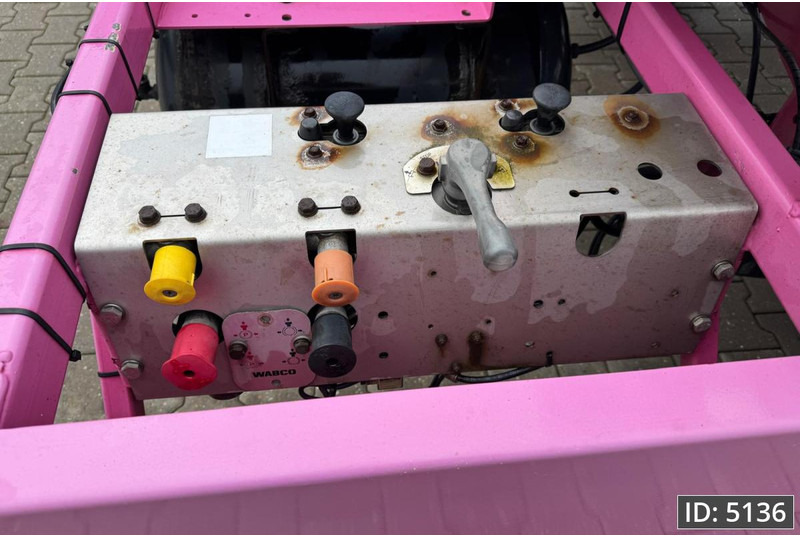 Broshuis 3UCC-39/45 Multi / 2x Extandable / 2x Lift Axle - Poluprikolica za prevoz kontejnera/ Poluprikolica sa promenjivim sandukom: slika 5 Broshuis 3UCC-39/45 Multi / 2x Extandable / 2x Lift Axle - Poluprikolica za prevoz kontejnera/ Poluprikolica sa promenjivim sandukom: slika 5