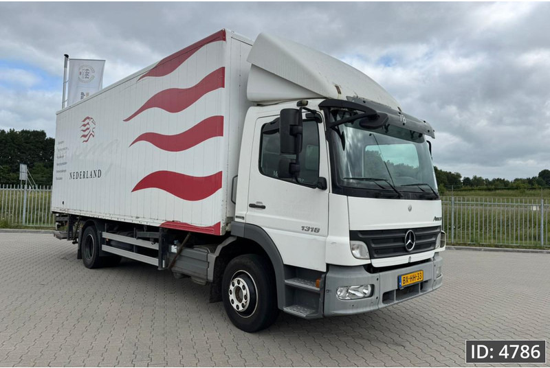 Mercedes-Benz Atego 1318 Day Cab, Euro 5, BDF / EPS automatic / DHOLLANDIA 2000KG - Kamion za prevoz kontejnera/ Kamion sa promenjivim sandukom: slika 4 Mercedes-Benz Atego 1318 Day Cab, Euro 5, BDF / EPS automatic / DHOLLANDIA 2000KG - Kamion za prevoz kontejnera/ Kamion sa promenjivim sandukom: slika 4