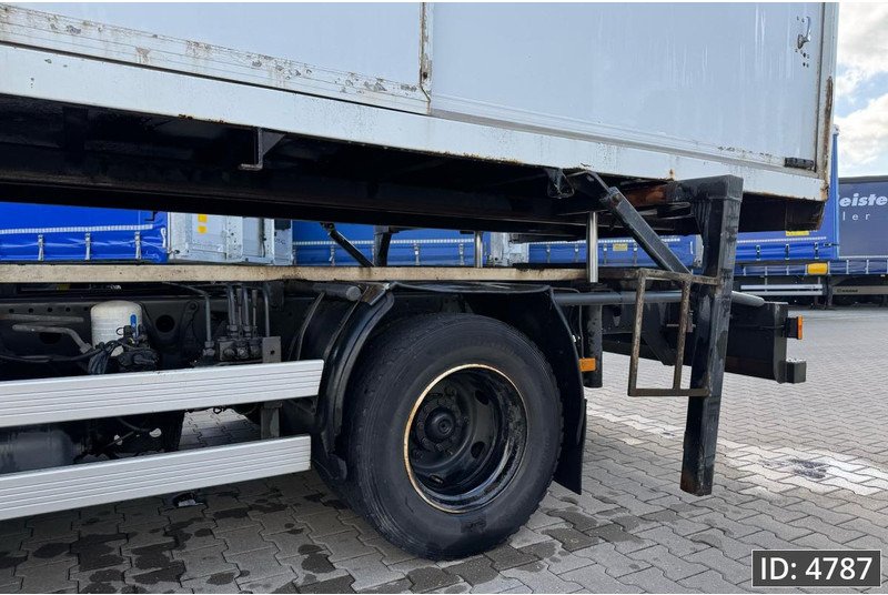 Mercedes-Benz Atego 816 Day Cab, Euro 5, BDF / EPS automatic / standklima / Hydraulic system - Kamion za prevoz kontejnera/ Kamion sa promenjivim sandukom: slika 3 Mercedes-Benz Atego 816 Day Cab, Euro 5, BDF / EPS automatic / standklima / Hydraulic system - Kamion za prevoz kontejnera/ Kamion sa promenjivim sandukom: slika 3