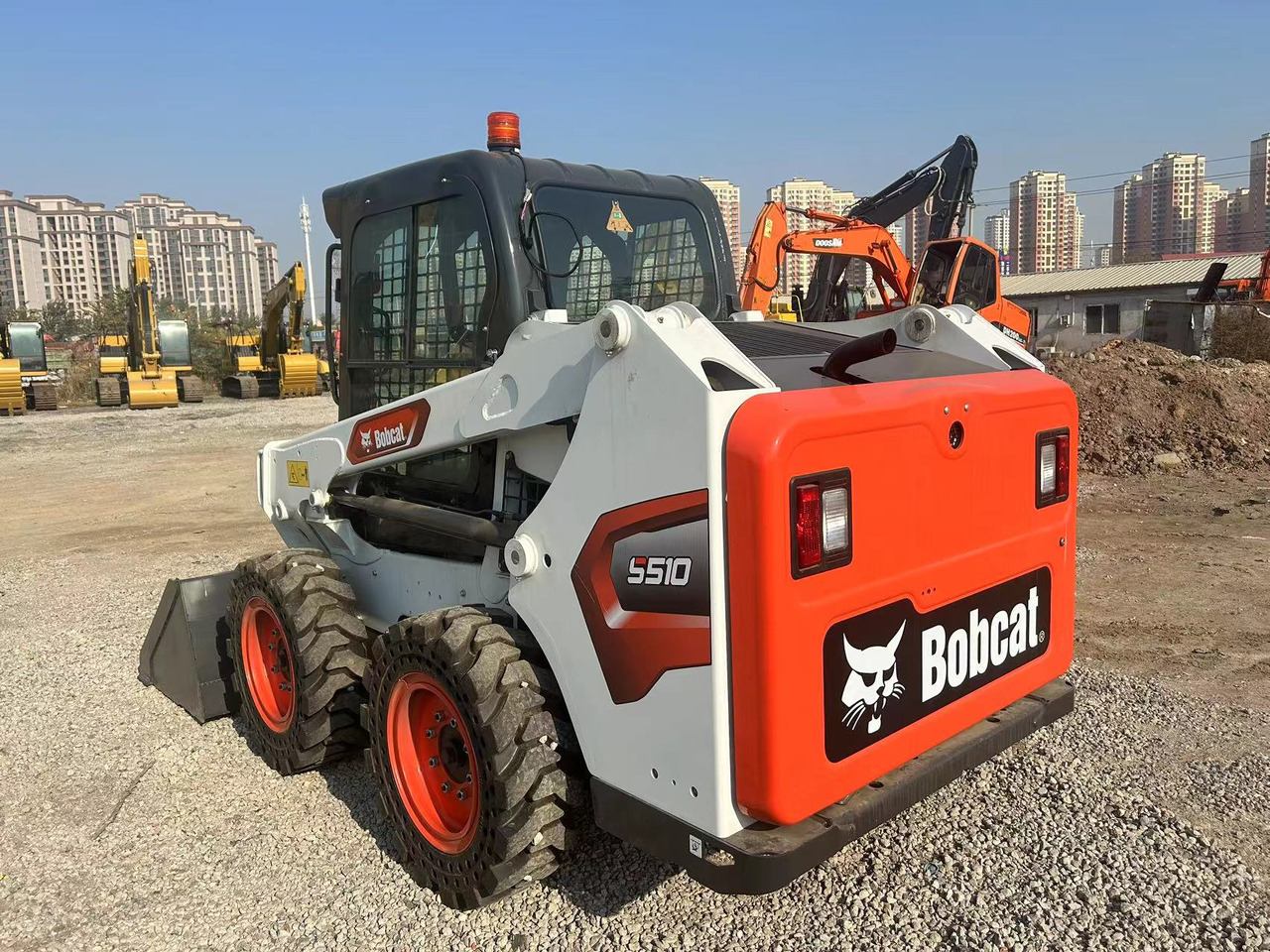 BOBCAT S510 Skid Steer Loader - Mini utovarivač: slika 4 BOBCAT S510 Skid Steer Loader - Mini utovarivač: slika 4