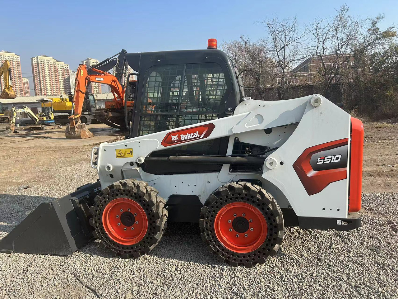BOBCAT S510 Skid Steer Loader - Mini utovarivač: slika 2 BOBCAT S510 Skid Steer Loader - Mini utovarivač: slika 2