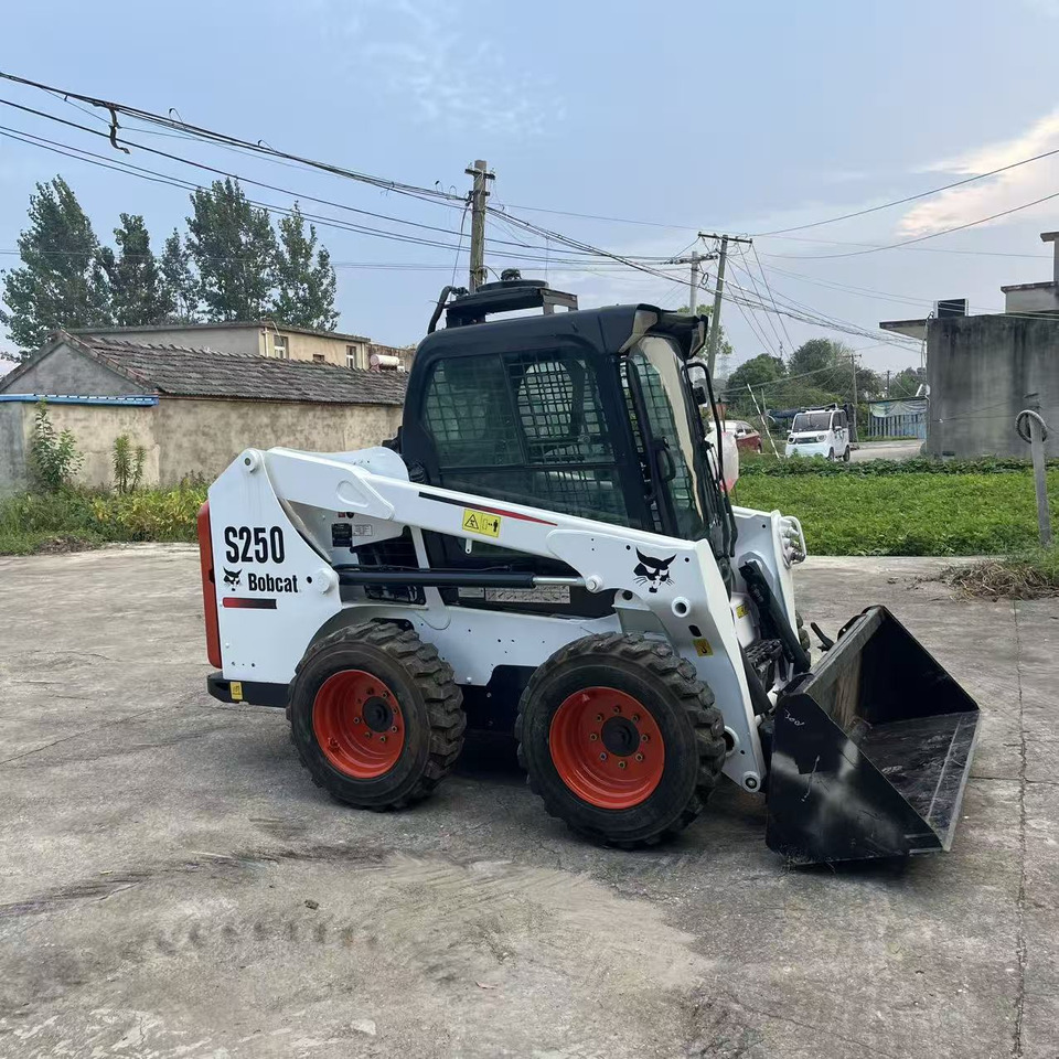 BOBCAT Skid Steer Loader S250 New Condition Hours True - Mini utovarivač: slika 5 BOBCAT Skid Steer Loader S250 New Condition Hours True - Mini utovarivač: slika 5