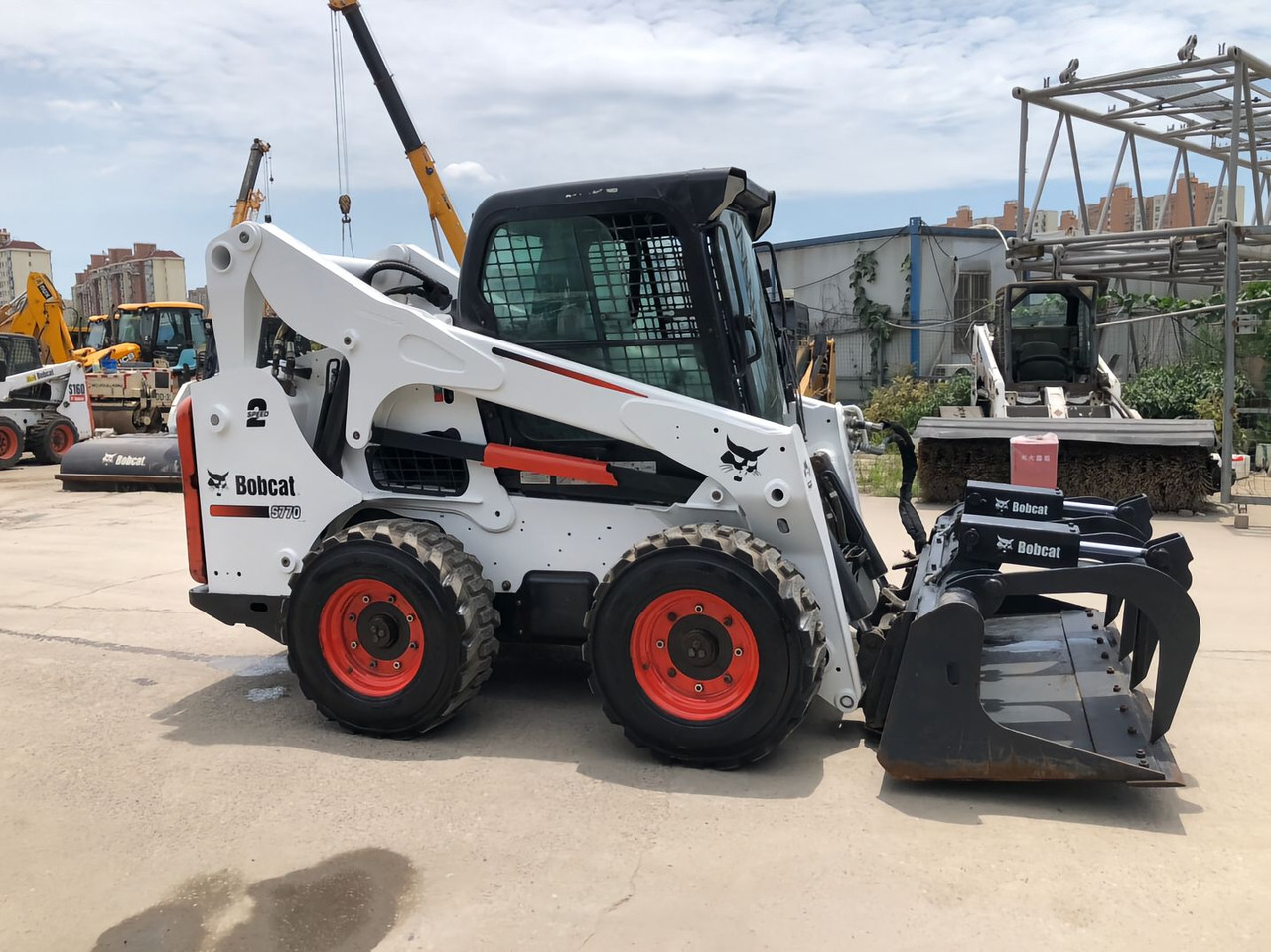 BOBCAT Skid Steer Loader S770 Click for Discount - Mini utovarivač: slika 4 BOBCAT Skid Steer Loader S770 Click for Discount - Mini utovarivač: slika 4