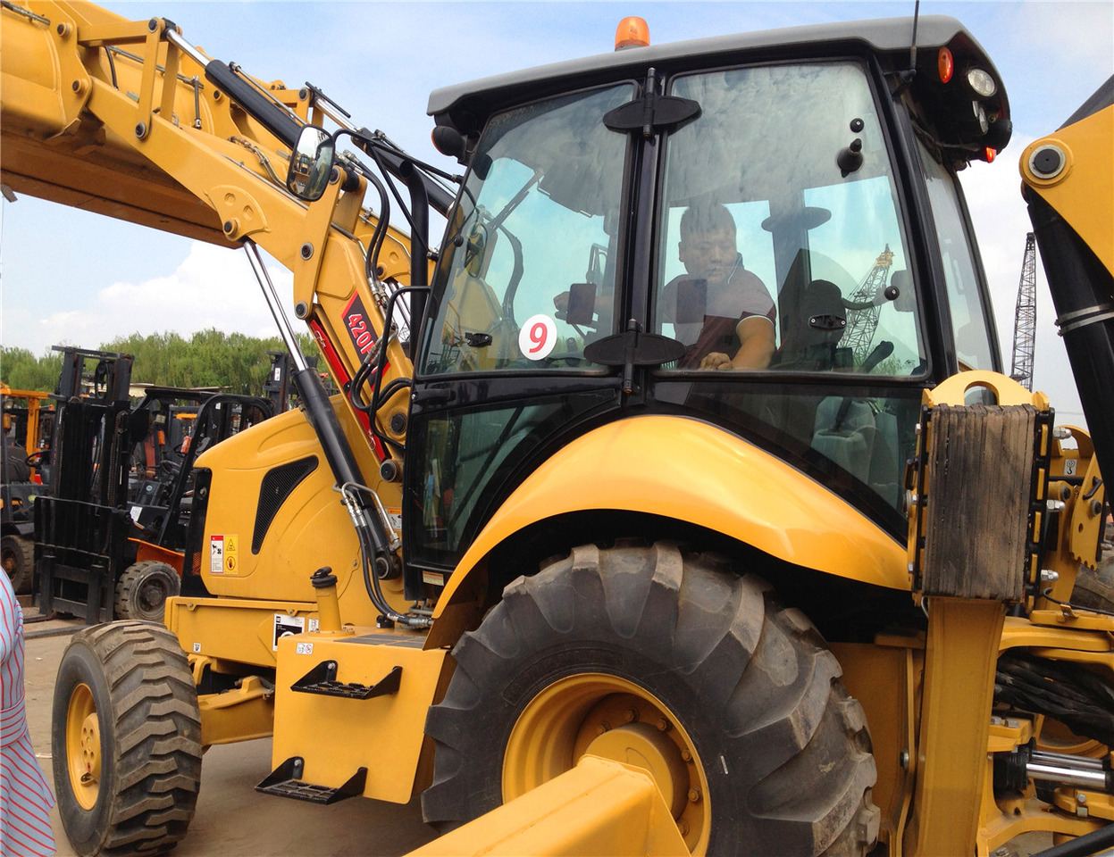 CAT 420F Backhoe Loader - Bager utovarivač: slika 1 CAT 420F Backhoe Loader - Bager utovarivač: slika 1
