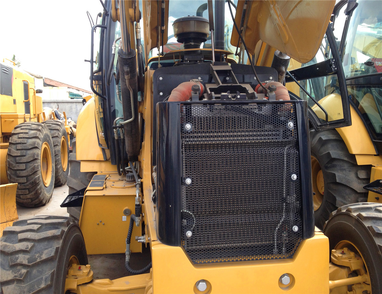 CAT 420F Backhoe Loader - Bager utovarivač: slika 4 CAT 420F Backhoe Loader - Bager utovarivač: slika 4