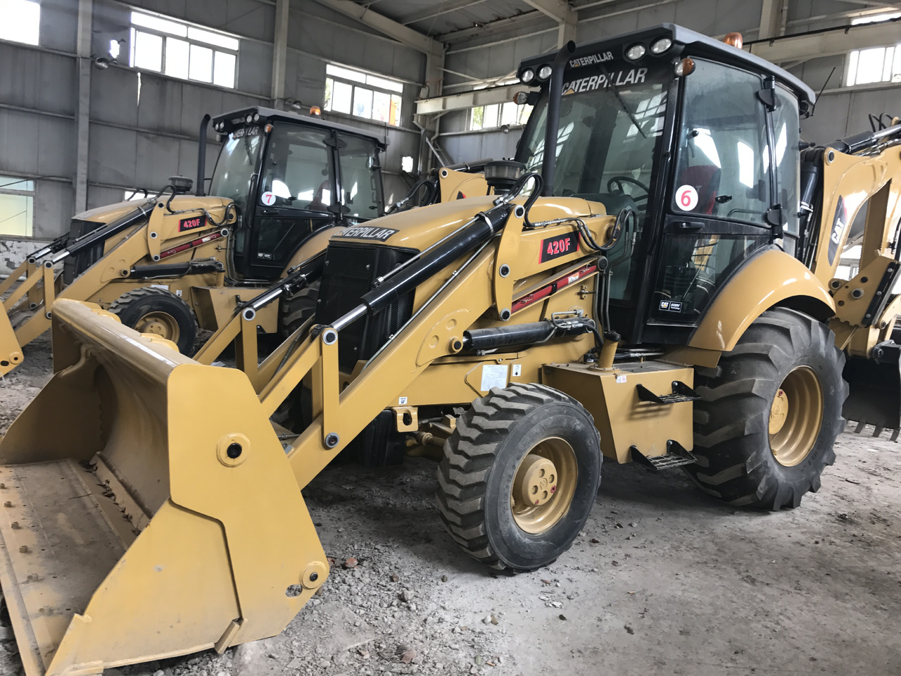 CAT Backhoe Loader 420F Click Here for Discount - Bager utovarivač: slika 2 CAT Backhoe Loader 420F Click Here for Discount - Bager utovarivač: slika 2