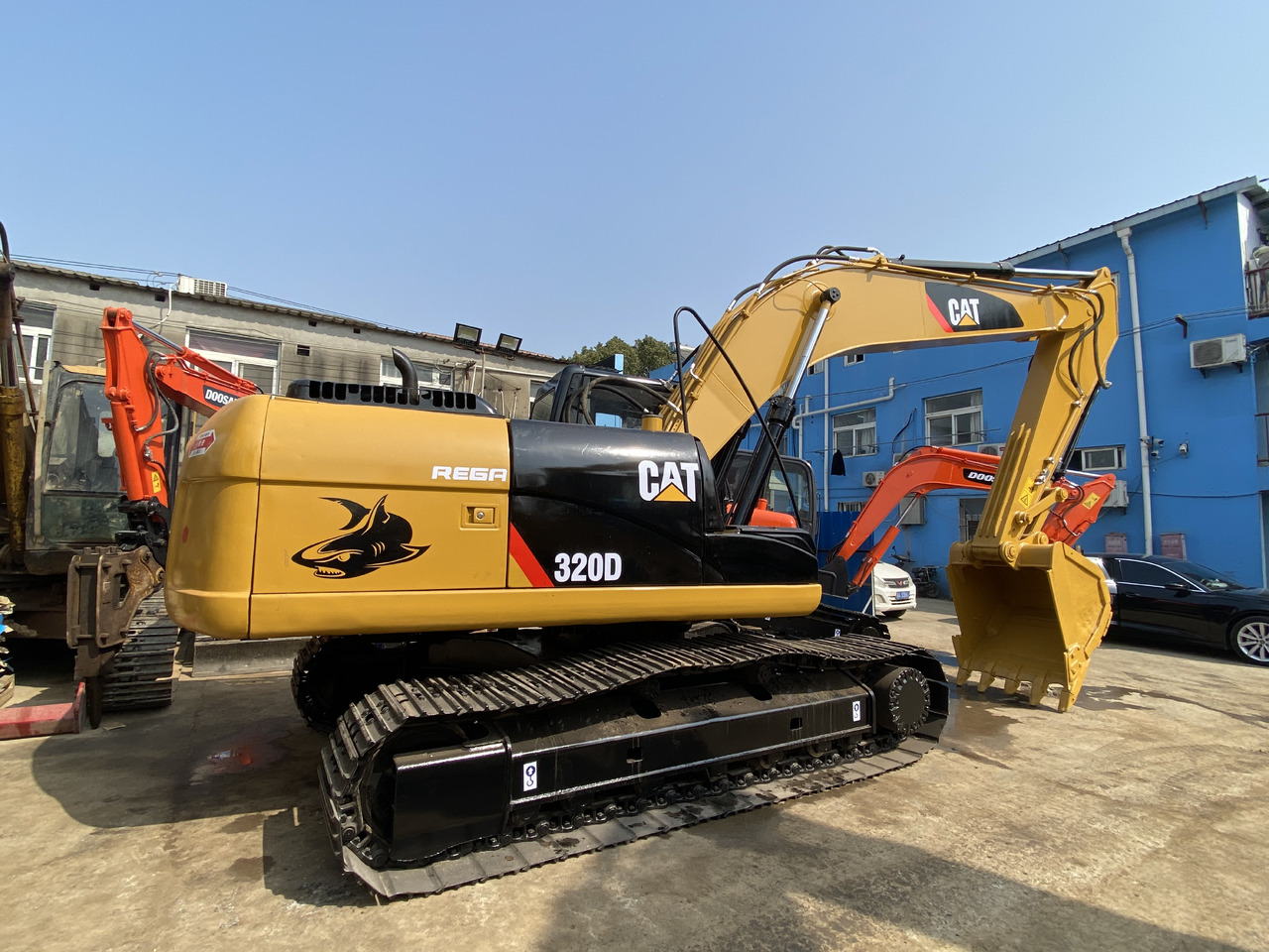 CATERPILLAR 320D - Bager guseničar: slika 2 CATERPILLAR 320D - Bager guseničar: slika 2
