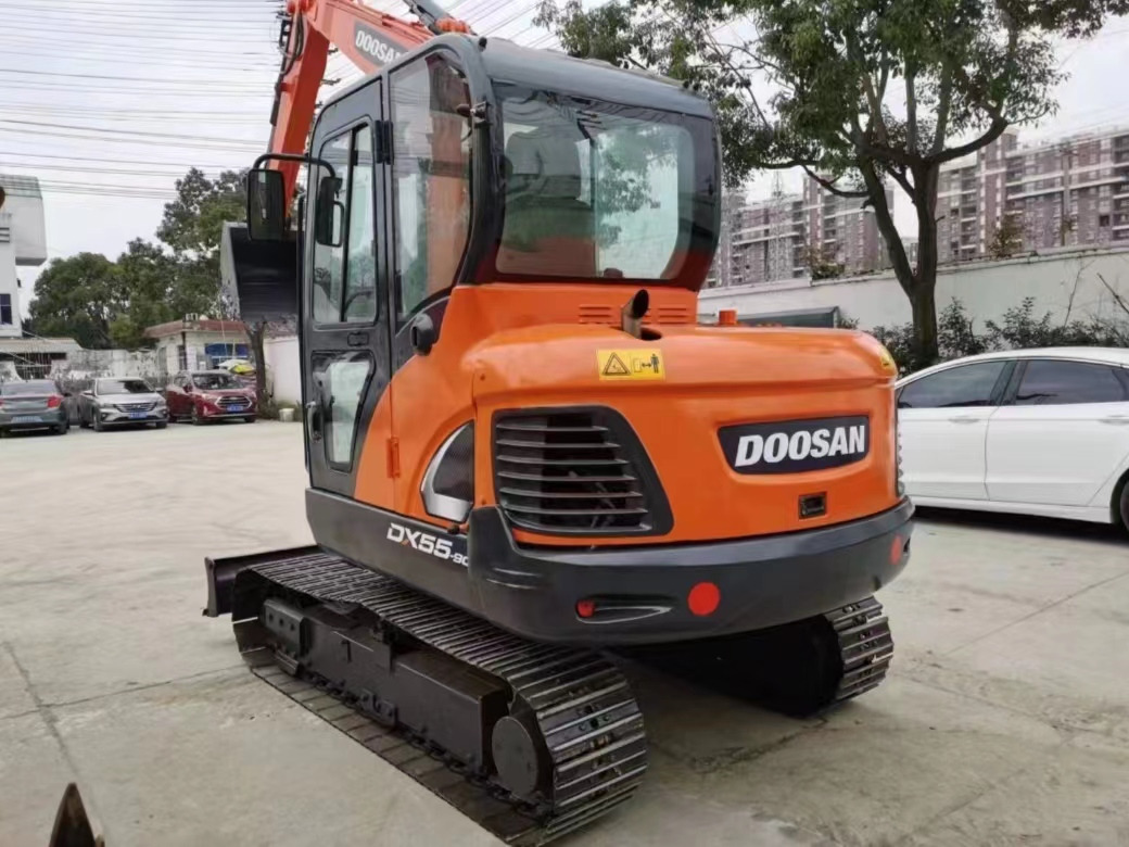 DOOSAN DX 55 Mini excavator - Mini bager: slika 1 DOOSAN DX 55 Mini excavator - Mini bager: slika 1