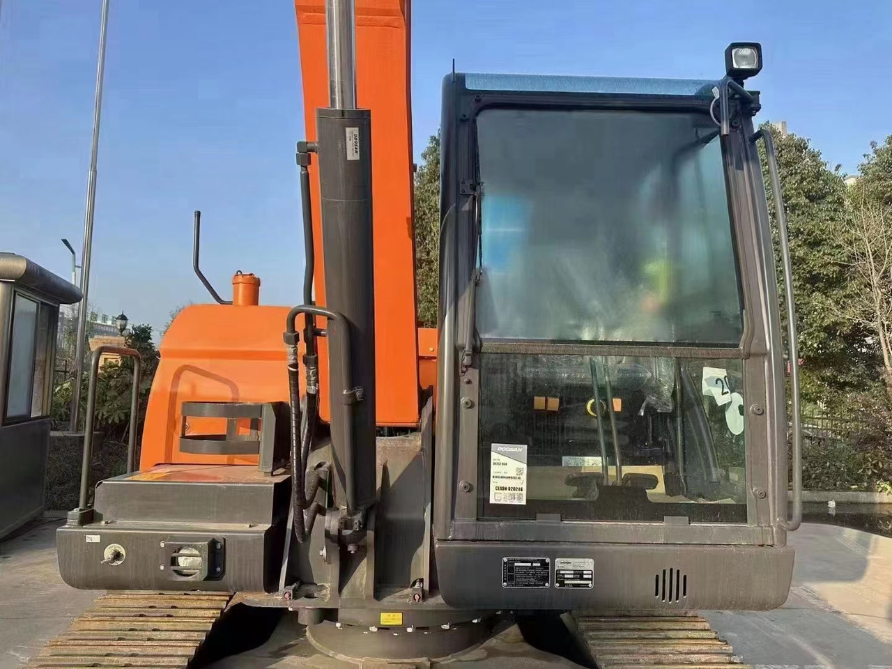 DOOSAN DX75 Mini excavator 7.5 ton - Mini bager: slika 5 DOOSAN DX75 Mini excavator 7.5 ton - Mini bager: slika 5