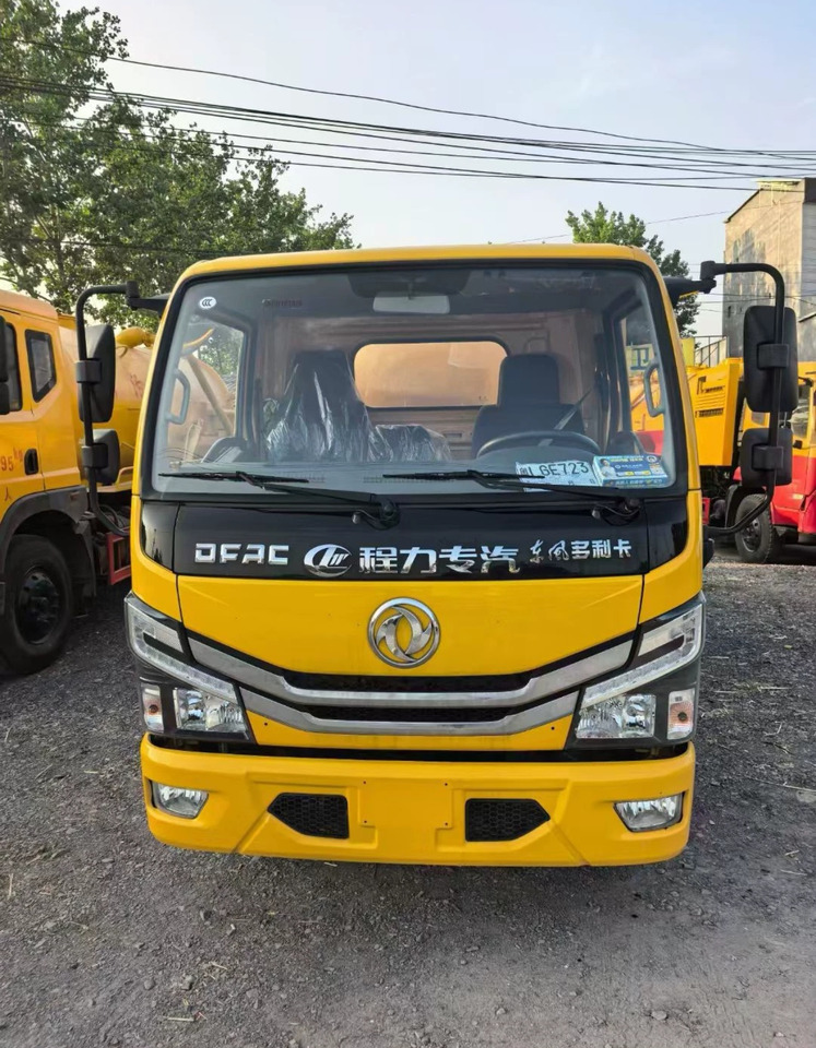 DongFeng Small Sewage Truck - Vakuumska cisterna: slika 3 DongFeng Small Sewage Truck - Vakuumska cisterna: slika 3
