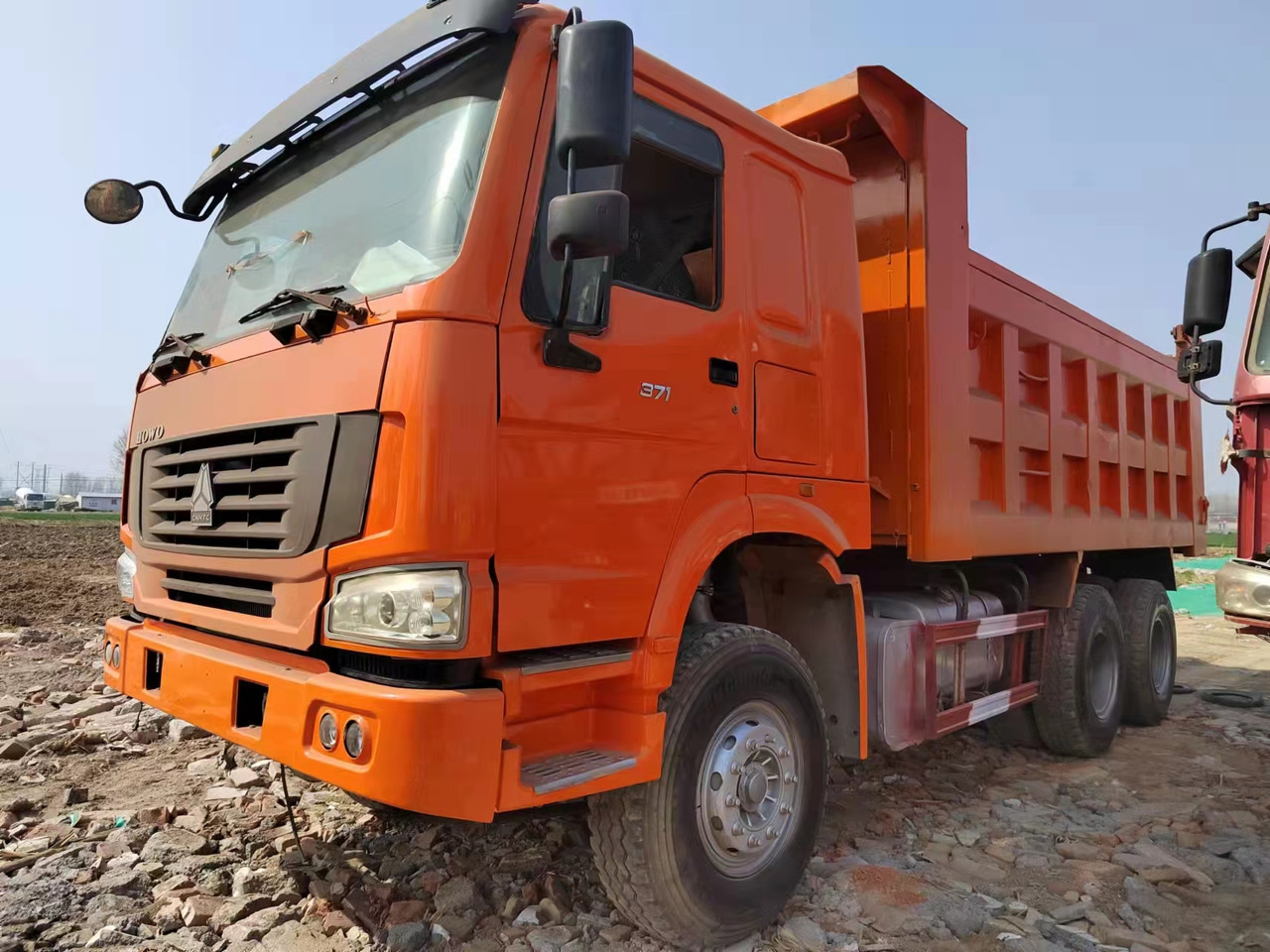 HOWO Dump Truck 6*4 371 Click Here for Discount - Istovarivač: slika 1 HOWO Dump Truck 6*4 371 Click Here for Discount - Istovarivač: slika 1