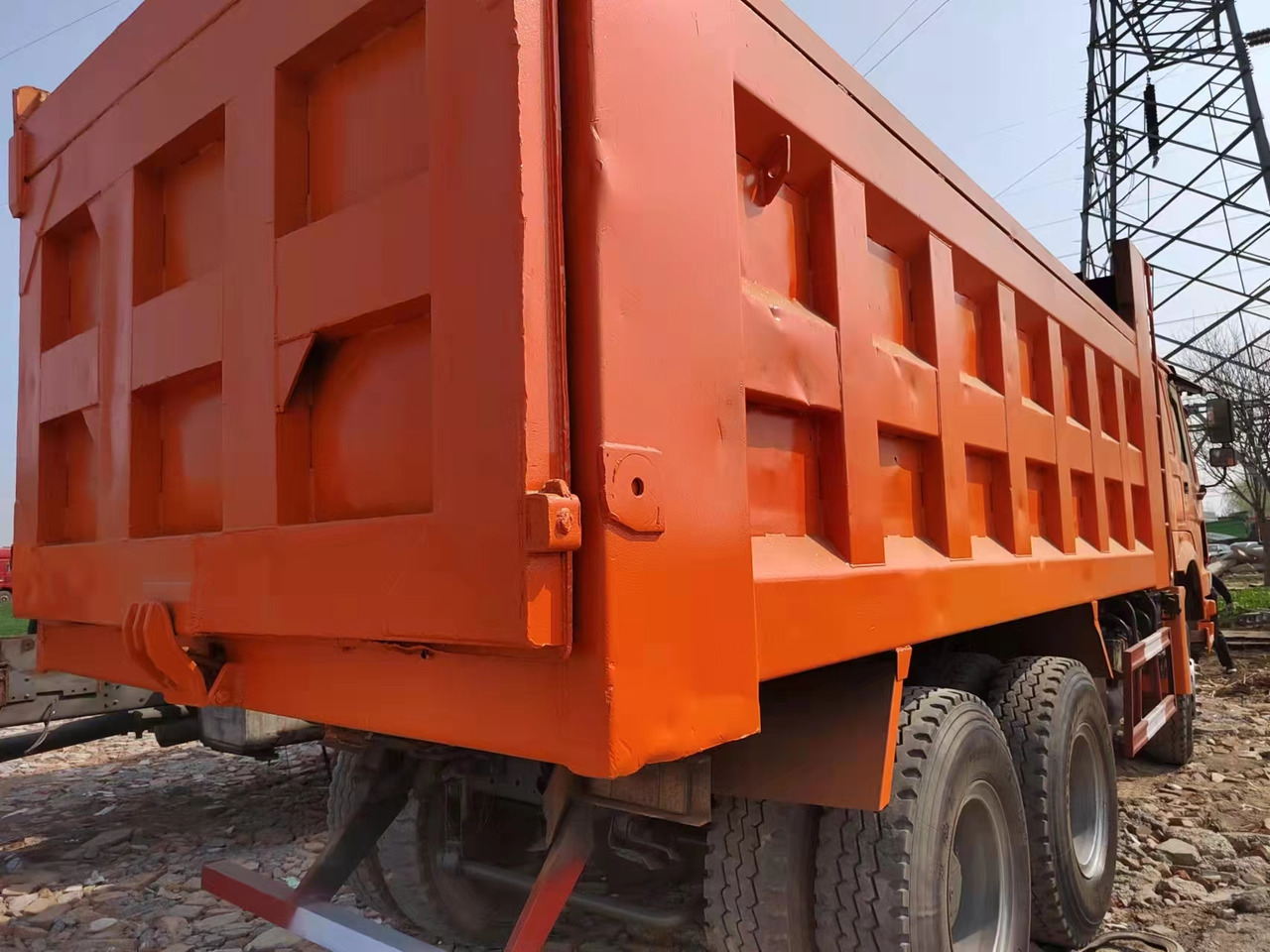 HOWO Dump Truck 6*4 371 Click Here for Discount - Istovarivač: slika 2 HOWO Dump Truck 6*4 371 Click Here for Discount - Istovarivač: slika 2