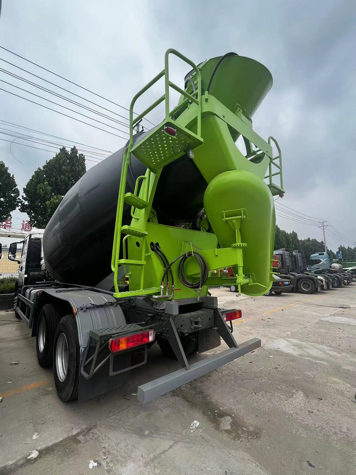 HOWO TX350 Cement Mixer Truck - Mikser za beton: slika 4 HOWO TX350 Cement Mixer Truck - Mikser za beton: slika 4