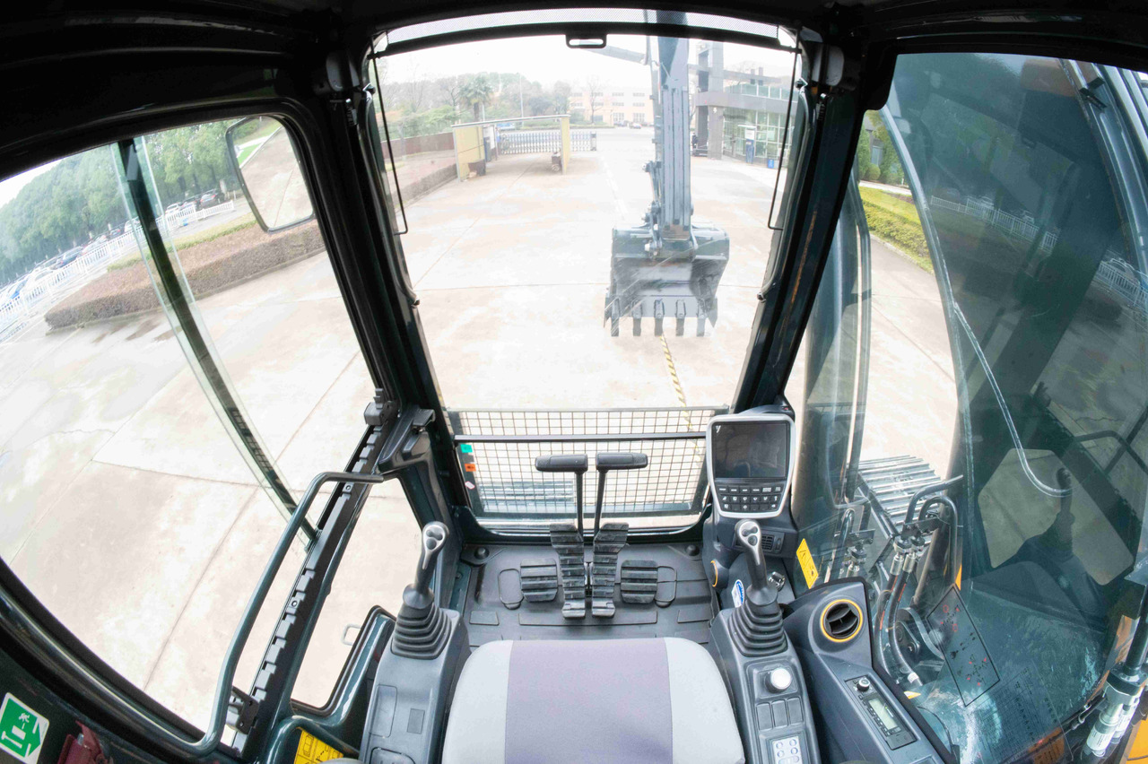 HYUNDAI Excavator HX220 Click Here for Discount - Bager: slika 5 HYUNDAI Excavator HX220 Click Here for Discount - Bager: slika 5