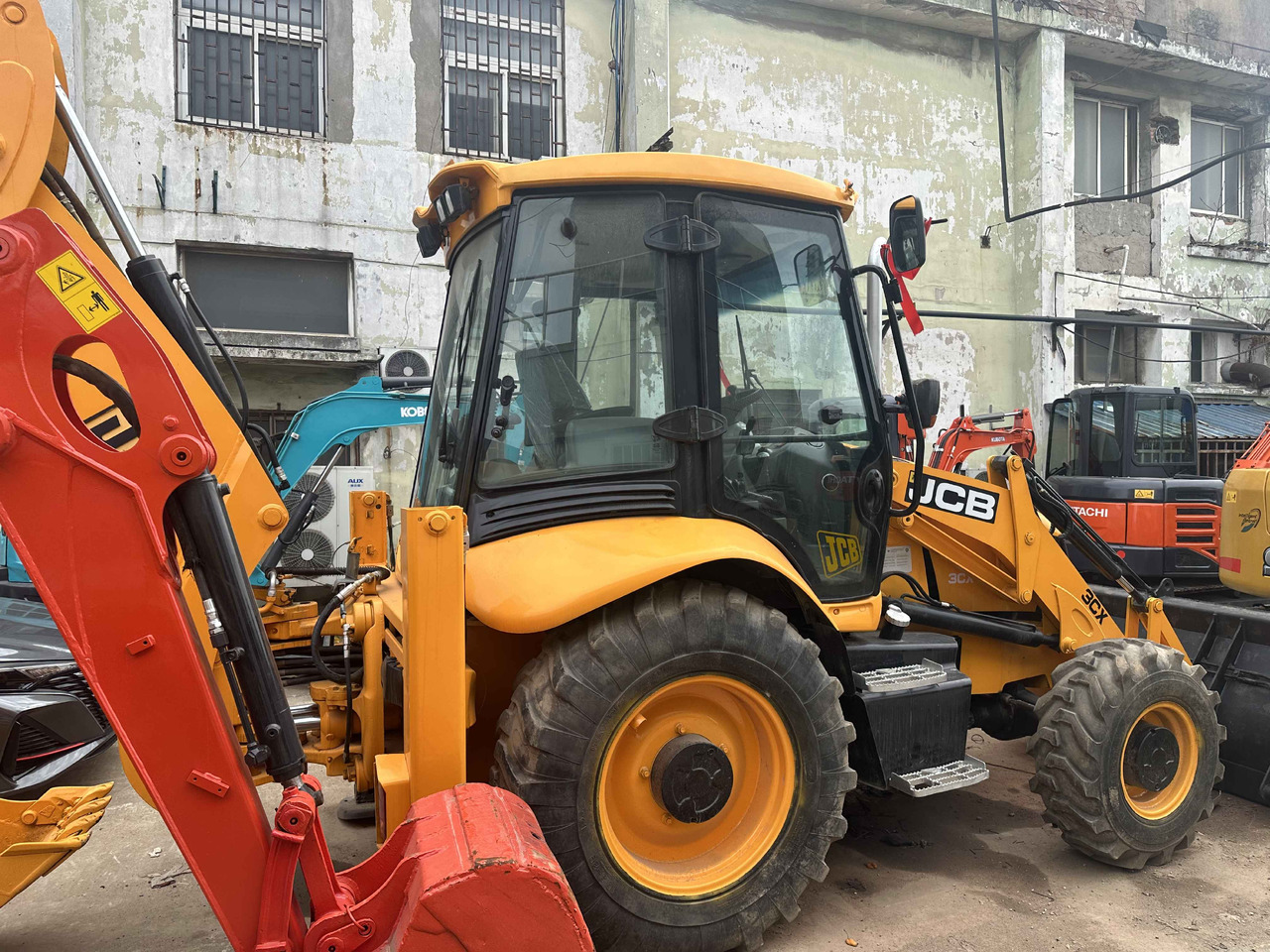 JCB Backhoe Loader - Bager utovarivač: slika 4 JCB Backhoe Loader - Bager utovarivač: slika 4