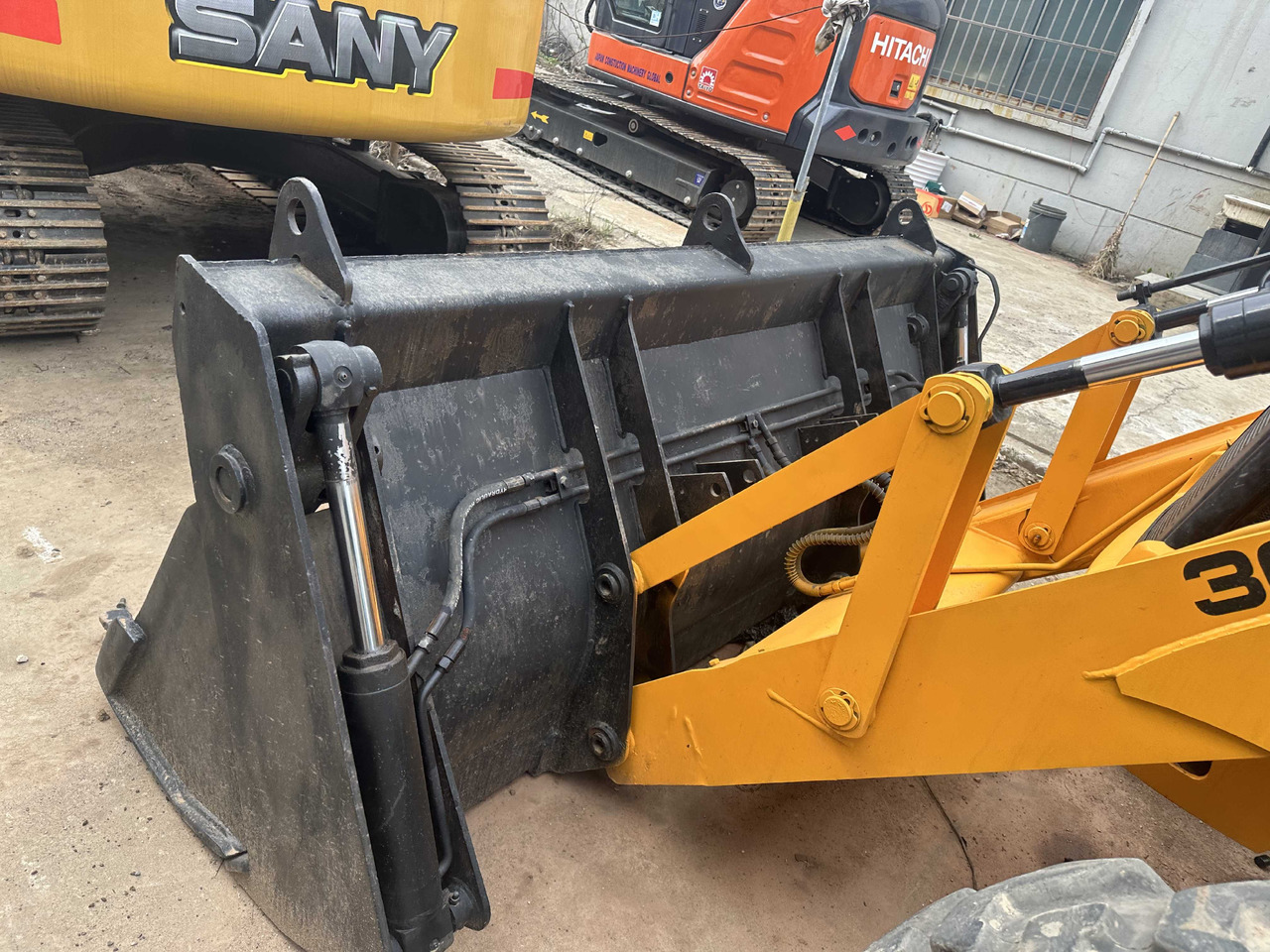 JCB Backhoe Loader - Bager utovarivač: slika 3 JCB Backhoe Loader - Bager utovarivač: slika 3