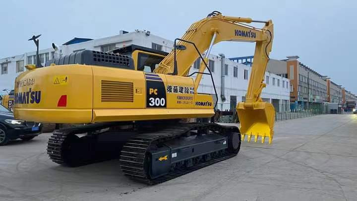KOMATSU PC300-8 Excavator | Ultra Low Hours 4,200 | One Owner | Full Service History - Bager guseničar: slika 2 KOMATSU PC300-8 Excavator | Ultra Low Hours 4,200 | One Owner | Full Service History - Bager guseničar: slika 2
