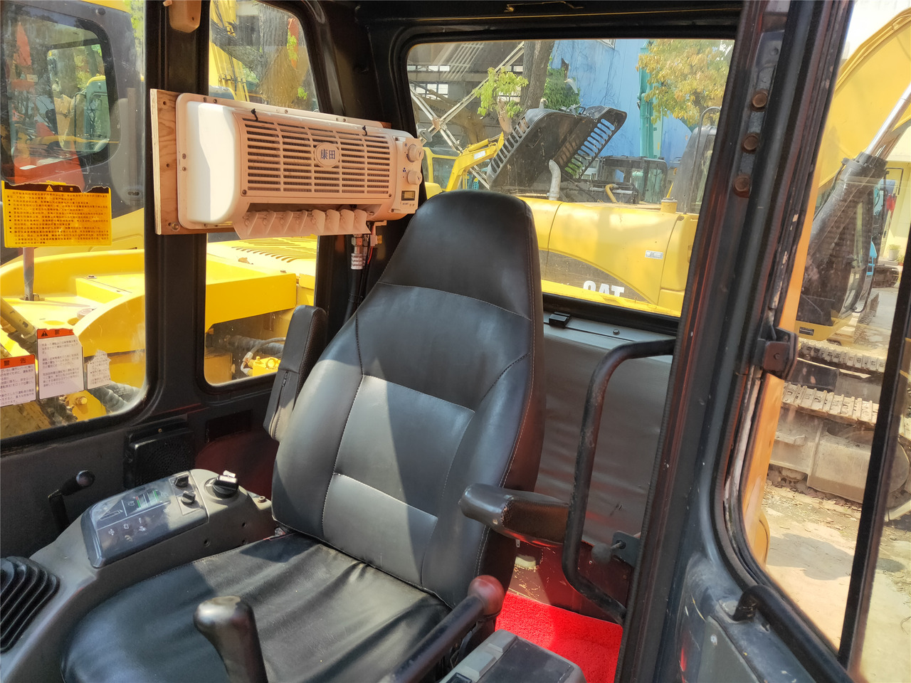 KOMATSU PC60 Mini Excavator - Mini bager: slika 3 KOMATSU PC60 Mini Excavator - Mini bager: slika 3