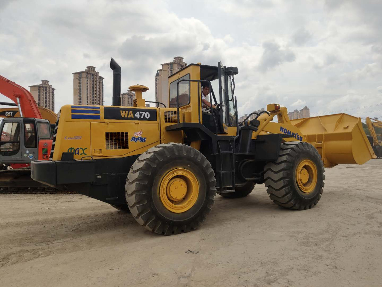 KOMATSU WA470-3 Wheel Loader Click for Discount - Utovarivač točkaš: slika 4 KOMATSU WA470-3 Wheel Loader Click for Discount - Utovarivač točkaš: slika 4