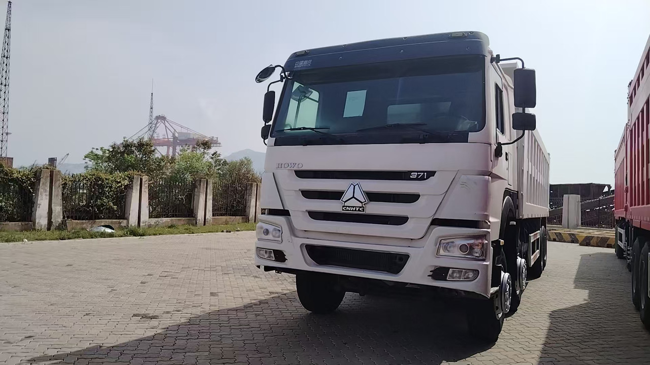 SINOTRUK HOWO 371 8x4 Dump Truck Click for Discount - Istovarivač: slika 1 SINOTRUK HOWO 371 8x4 Dump Truck Click for Discount - Istovarivač: slika 1