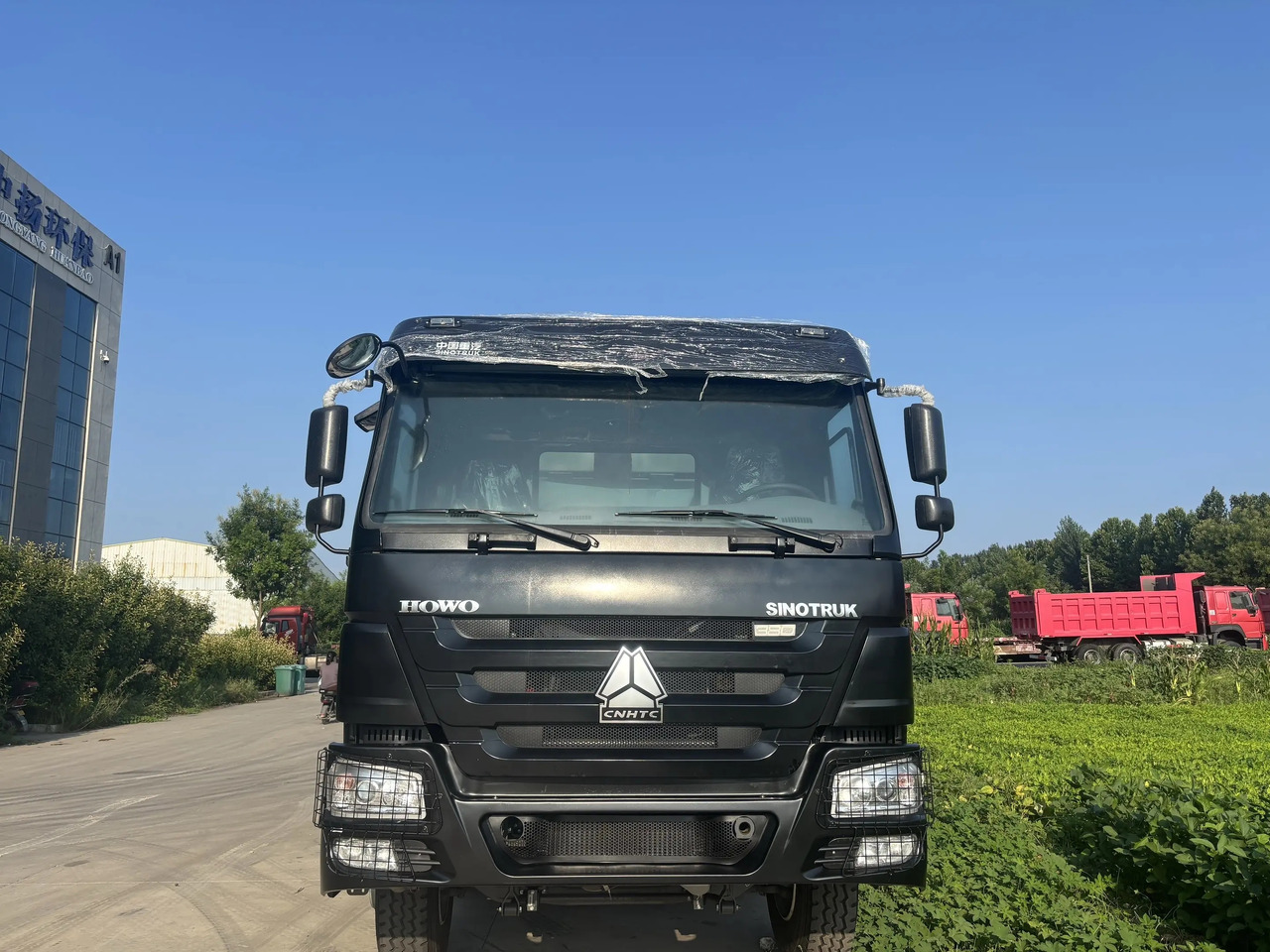 SINOTRUK HOWO 400 CLICK HERE FOR DISCOUNT - Istovarivač: slika 3 SINOTRUK HOWO 400 CLICK HERE FOR DISCOUNT - Istovarivač: slika 3