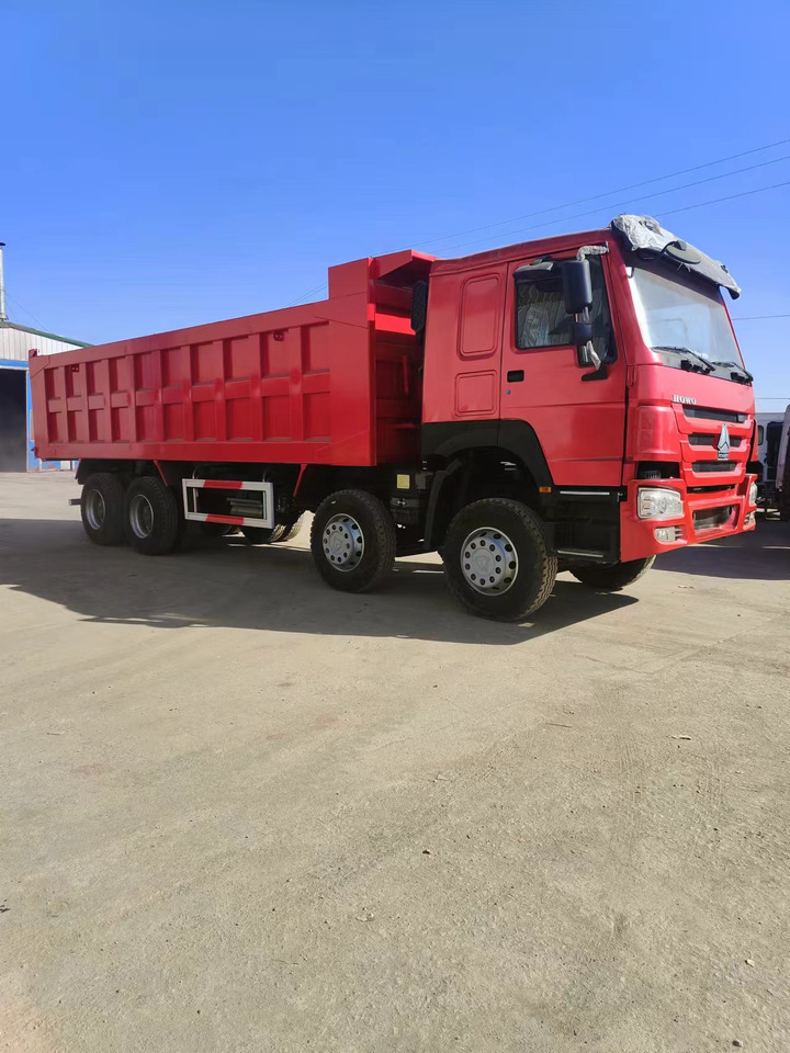 SINOTRUK HOWO 8x4 Dump Truck - Istovarivač: slika 2 SINOTRUK HOWO 8x4 Dump Truck - Istovarivač: slika 2