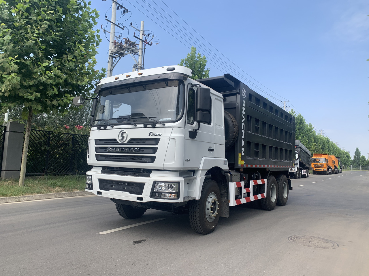 Shacman 6*4 Dump Truck New Brand Click for Discount - Istovarivač: slika 1 Shacman 6*4 Dump Truck New Brand Click for Discount - Istovarivač: slika 1