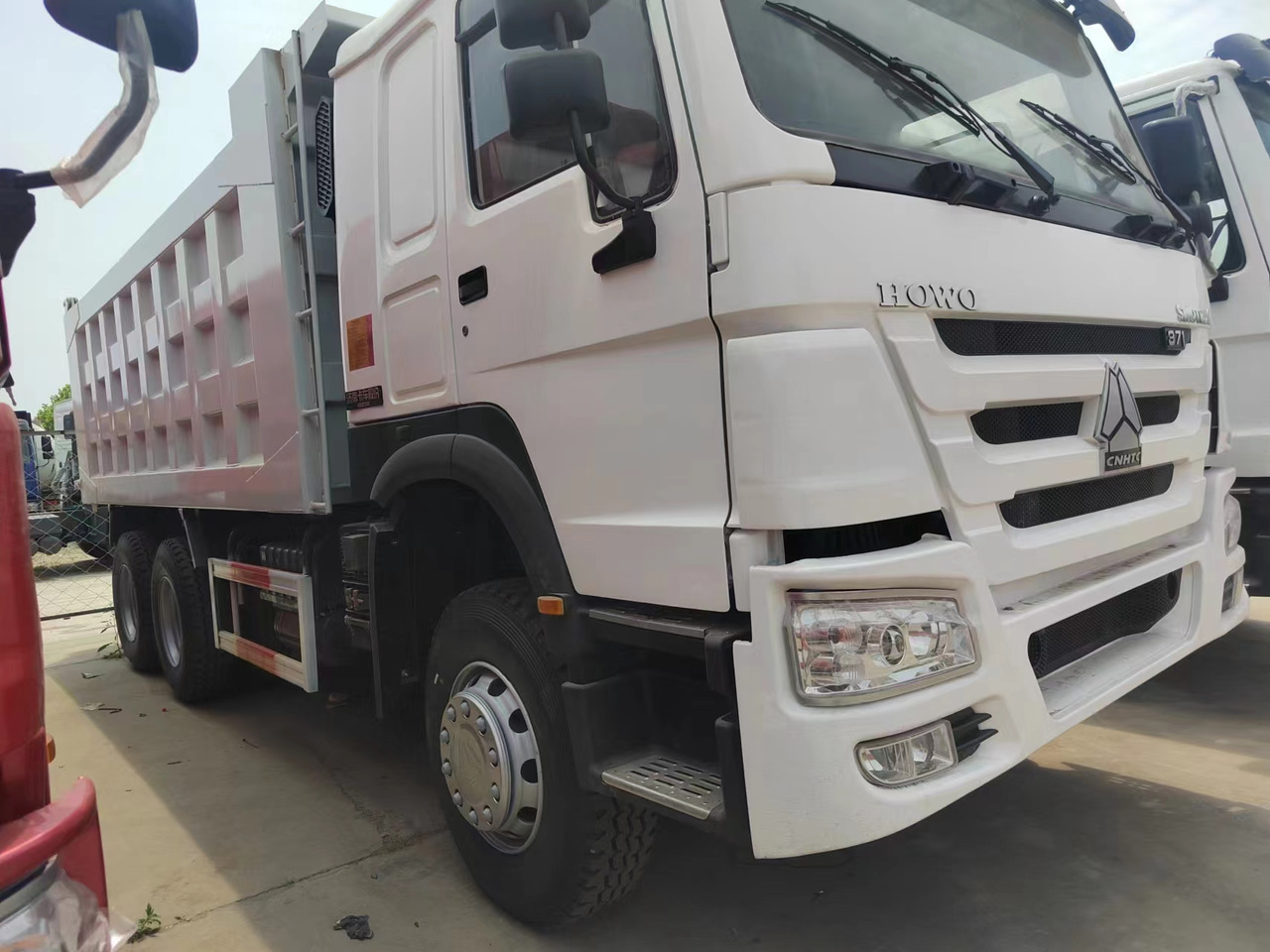 Sino HOWO 6x4 Dump Truck Click for Discount - Istovarivač: slika 5 Sino HOWO 6x4 Dump Truck Click for Discount - Istovarivač: slika 5