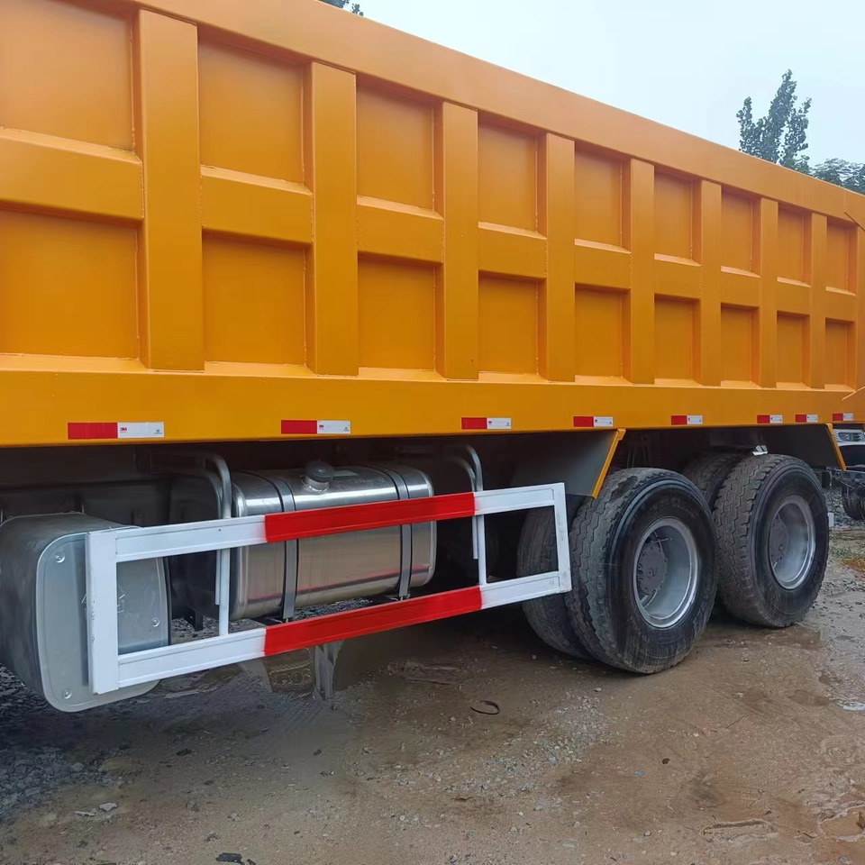 Sino HOWO 8x4 Dump Truck Click for Discount - Istovarivač: slika 2 Sino HOWO 8x4 Dump Truck Click for Discount - Istovarivač: slika 2