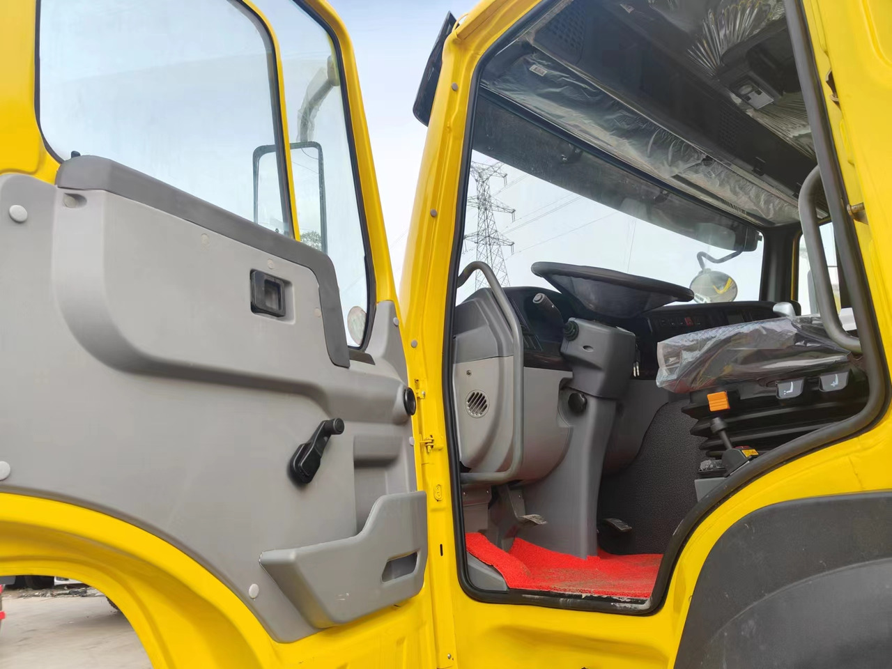 Sino HOWO 8x4 Dump Truck Click for Discount - Istovarivač: slika 4 Sino HOWO 8x4 Dump Truck Click for Discount - Istovarivač: slika 4