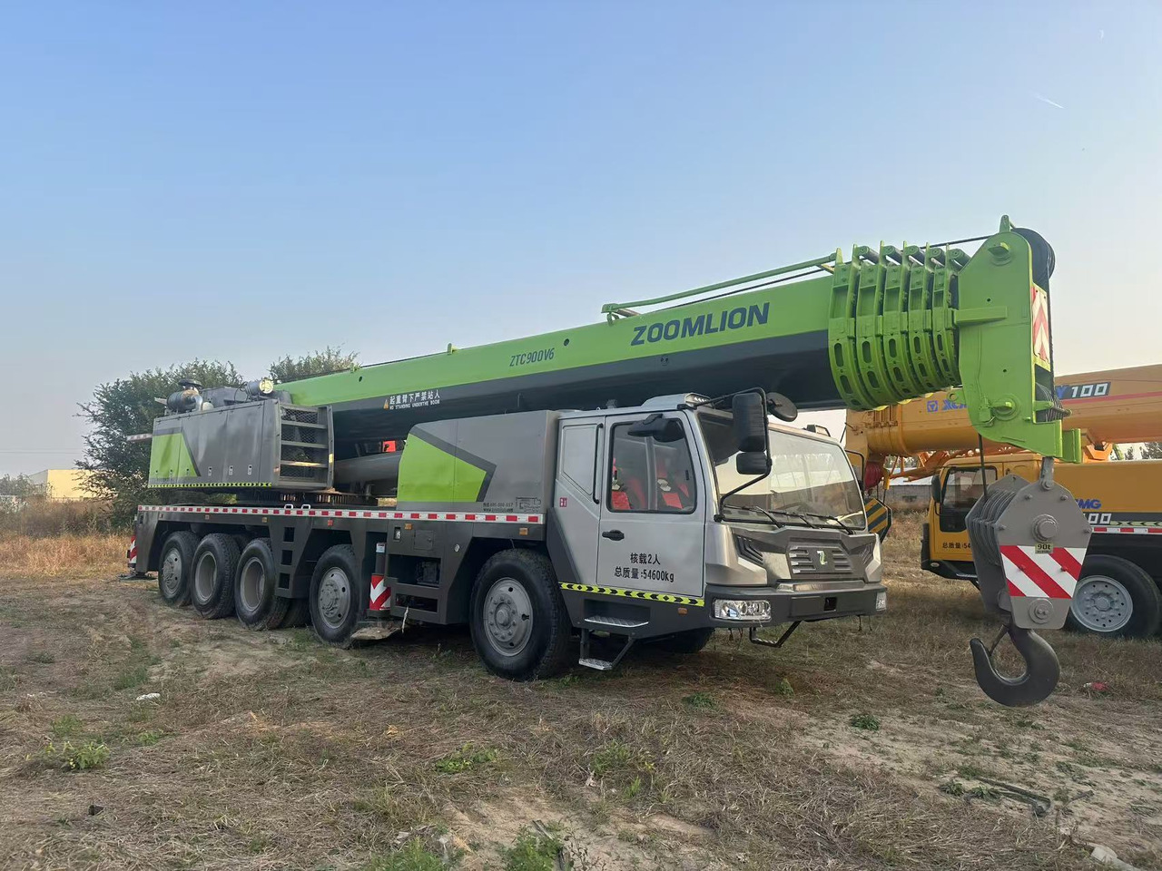 Autokran za sve terene ZOOMLION Crane 90 Ton Click Here for Discount: slika 9 Autokran za sve terene ZOOMLION Crane 90 Ton Click Here for Discount: slika 9