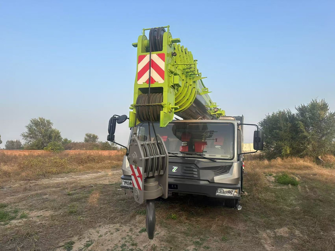 Autokran za sve terene ZOOMLION Crane 90 Ton Click Here for Discount: slika 6 Autokran za sve terene ZOOMLION Crane 90 Ton Click Here for Discount: slika 6
