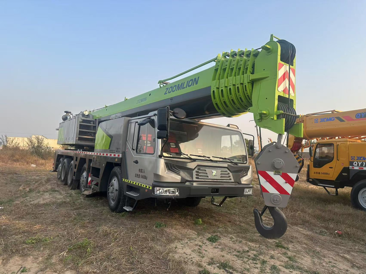 Autokran za sve terene ZOOMLION Crane 90 Ton Click Here for Discount: slika 7 Autokran za sve terene ZOOMLION Crane 90 Ton Click Here for Discount: slika 7