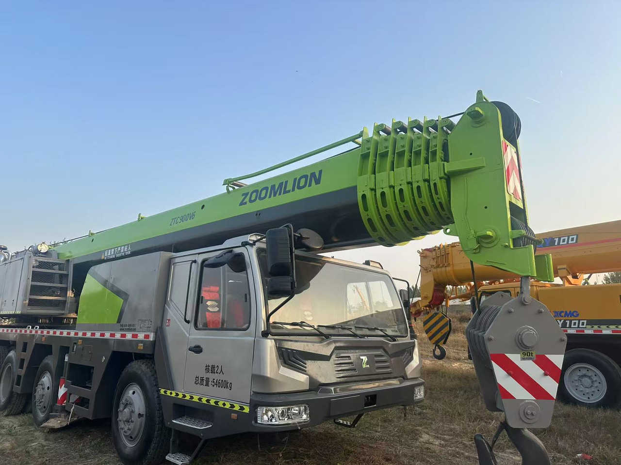Autokran za sve terene ZOOMLION Crane 90 Ton Click Here for Discount: slika 8 Autokran za sve terene ZOOMLION Crane 90 Ton Click Here for Discount: slika 8