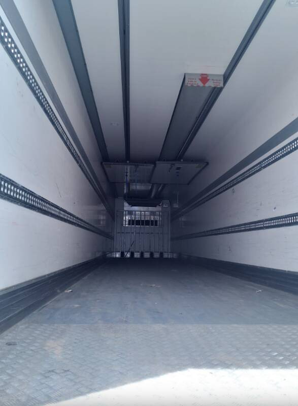 Semi-remorque 3 Essieux FRIGO 38 TONNES HAYON CAISSE CHEREAU GROUPE CARRIER VECTOR HE 19 MT - Poluprikolica hladnjače: slika 4 Semi-remorque 3 Essieux FRIGO 38 TONNES HAYON CAISSE CHEREAU GROUPE CARRIER VECTOR HE 19 MT - Poluprikolica hladnjače: slika 4