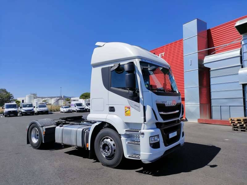 Tracteur 19 TONNES 360 CV 1 COUCHETTE - Tegljač: slika 1 Tracteur 19 TONNES 360 CV 1 COUCHETTE - Tegljač: slika 1