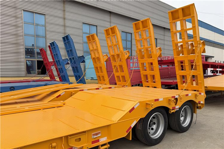 TITAN 2 Axle 50 Ton Low Bed Trailer for Sale In Nigeria Lagos - Niska poluprikolica za prevoz: slika 3 TITAN 2 Axle 50 Ton Low Bed Trailer for Sale In Nigeria Lagos - Niska poluprikolica za prevoz: slika 3